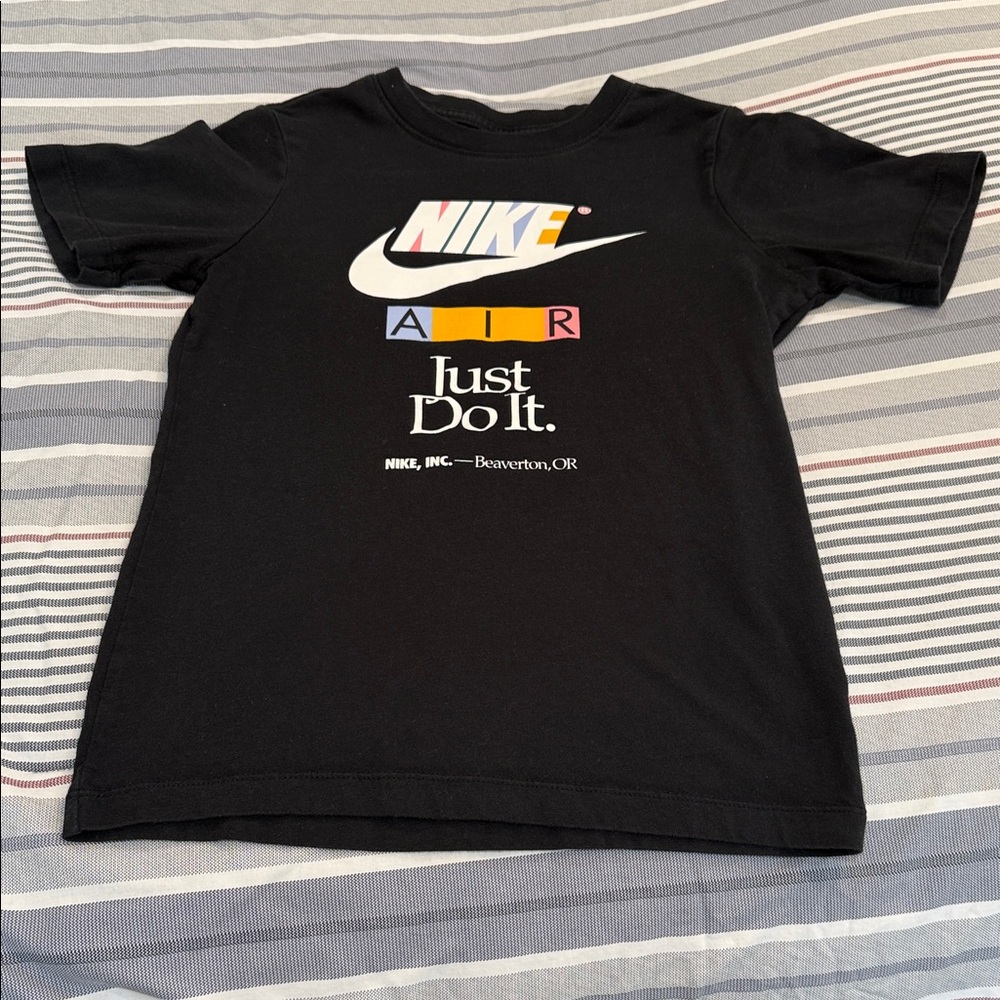 Nike Black Kids' 'Just Do It' Colorblock Logo Tee
